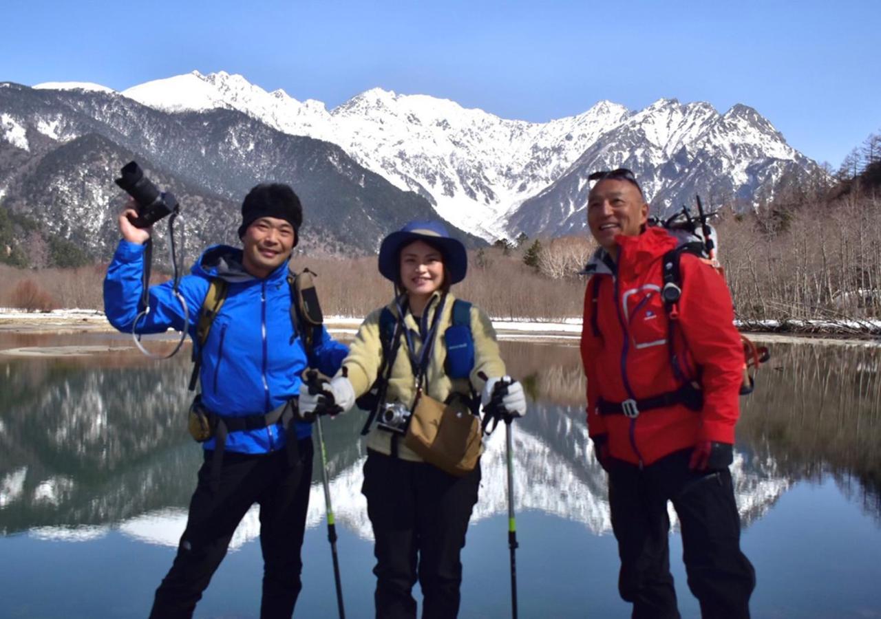 筋肉と自然と遊ぶ宿 田島館 Hotel Такаяма Екстериор снимка