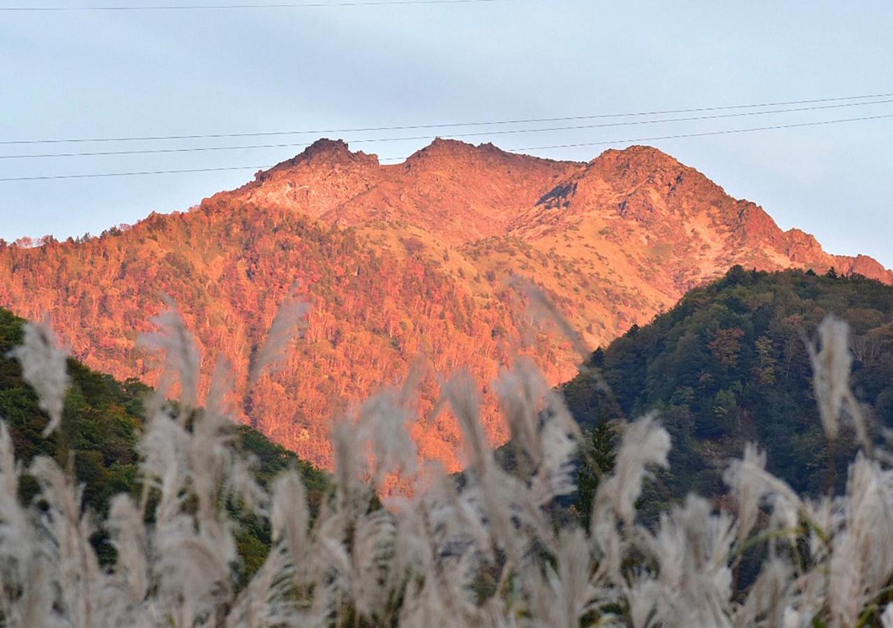 筋肉と自然と遊ぶ宿 田島館 Hotel Такаяма Екстериор снимка