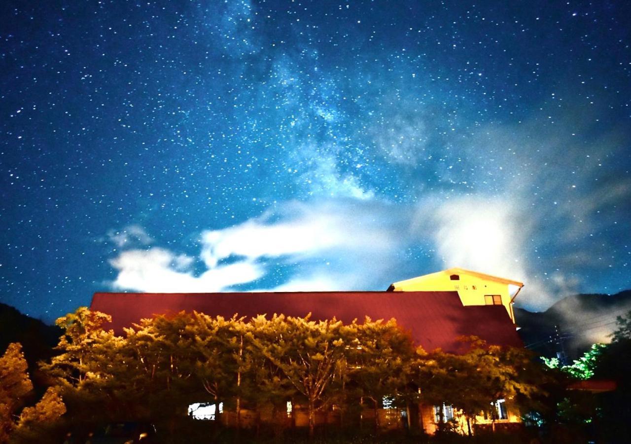 筋肉と自然と遊ぶ宿 田島館 Hotel Такаяма Екстериор снимка